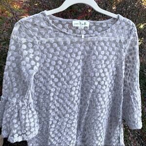Simply Noelle embroidered floral bell sleeve top blue gray sheer small